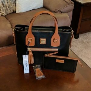 NWT Dooney & Bourke Black Morgan & Pouch